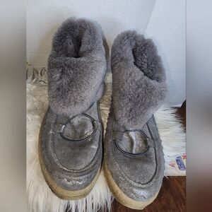 Kanaa Distressed Silver Shearling Trim Boots 41/10